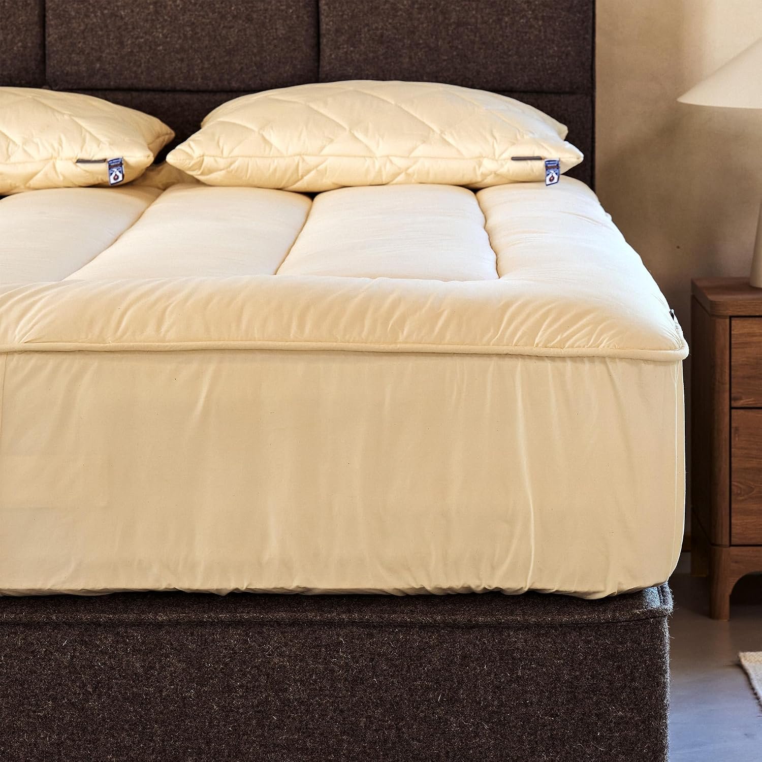 Woolroom Deluxe Wool Mattress Pad Full Size 100% Natural Hypoallergenic British Wool Mattress Topper Organic Cotton Cover – Handcrafted Extra Comfort Firm/Old Mattress – Superior Moisture Management