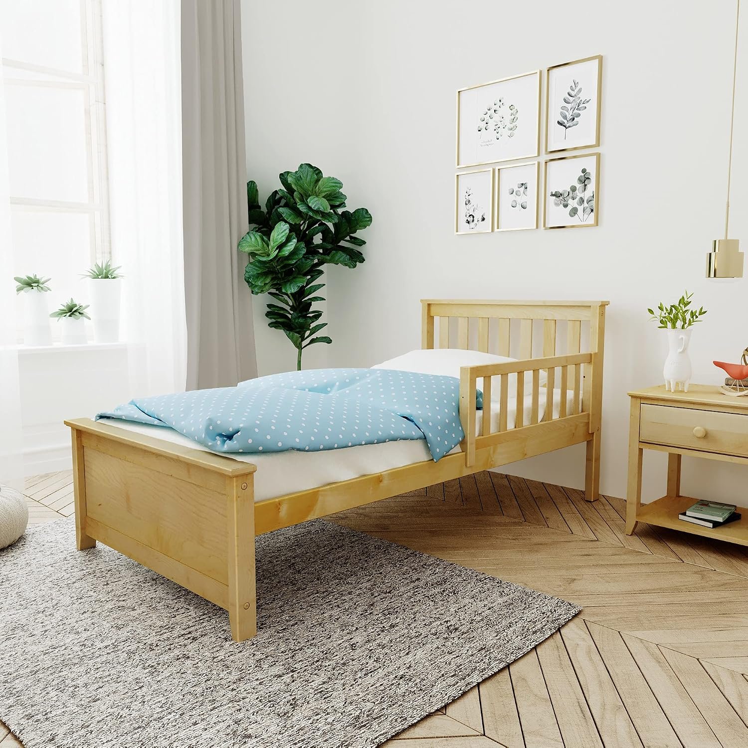 Max & Lily Classic Panel Bed (Twin), 1 Guard Rail, Natural
